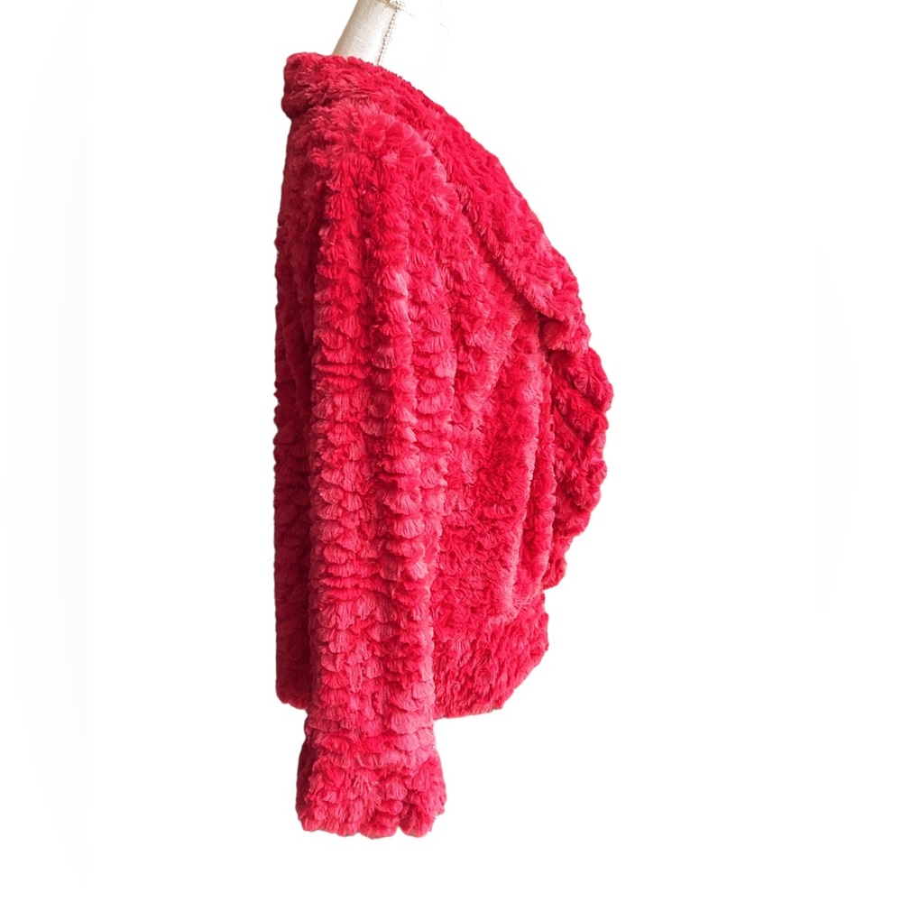 Dramatic Ruffle Front Red Furry Jacket. B21 - image 6